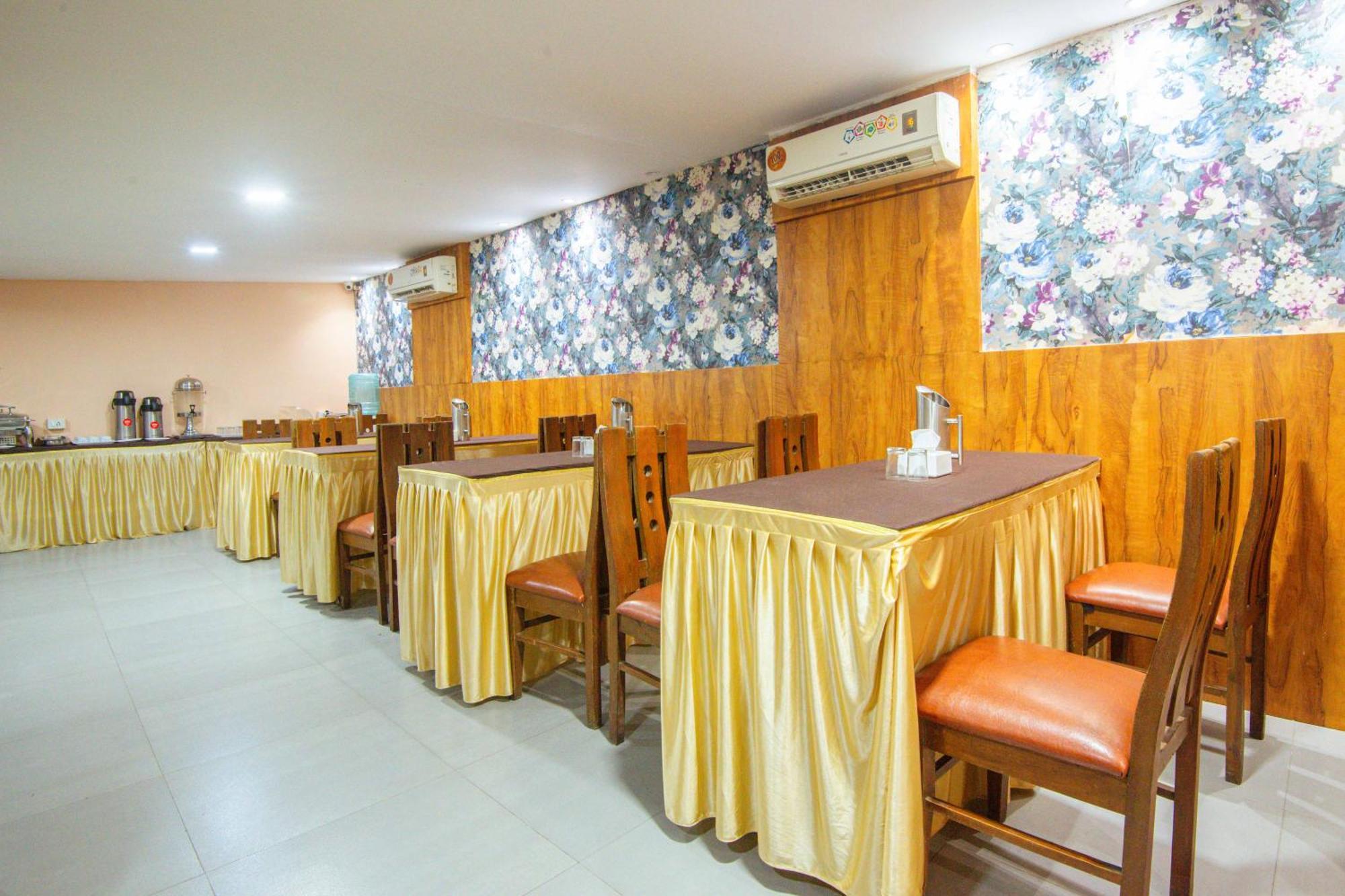 Treebo Anam International Hotell Mumbai Exteriör bild
