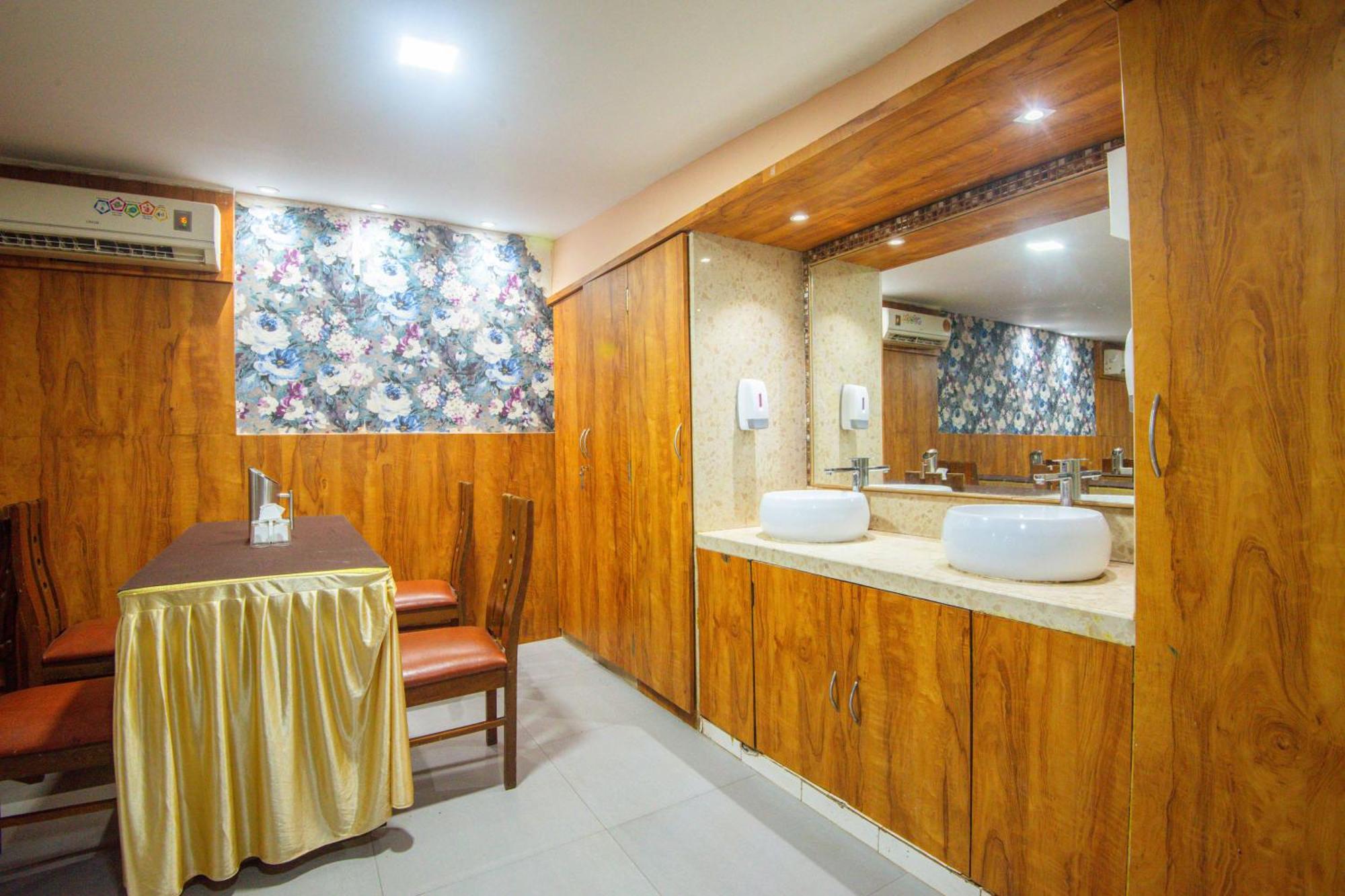 Treebo Anam International Hotell Mumbai Exteriör bild