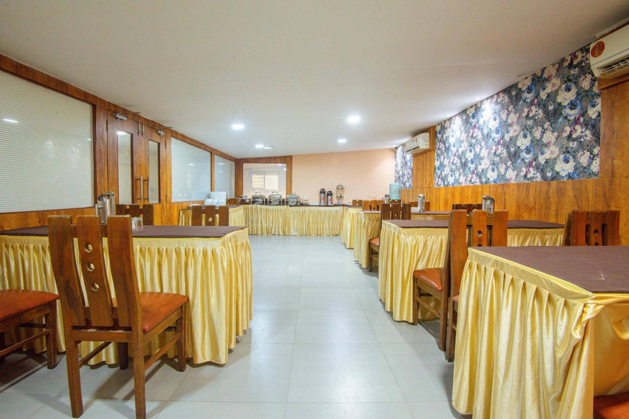 Treebo Anam International Hotell Mumbai Exteriör bild