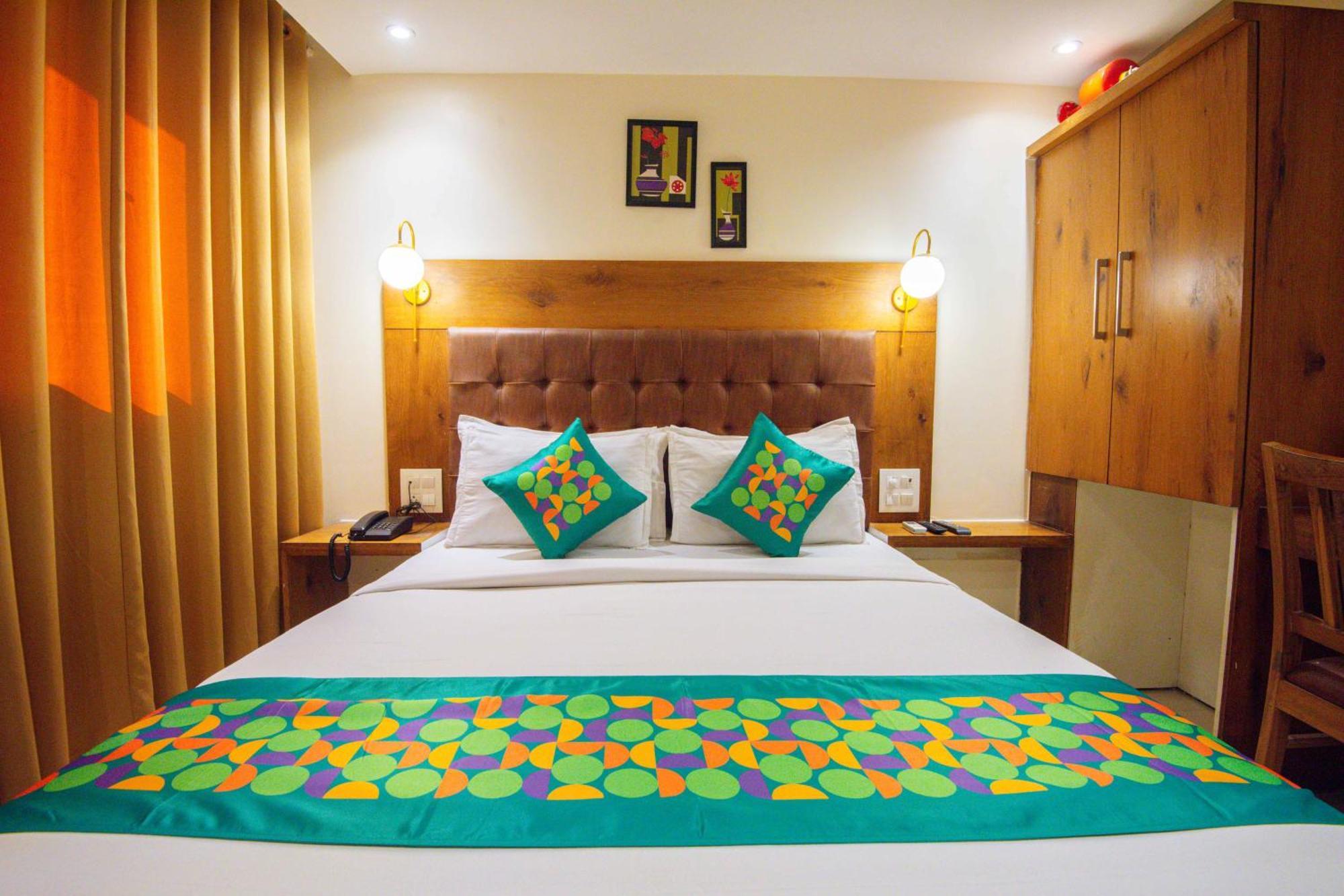 Treebo Anam International Hotell Mumbai Exteriör bild